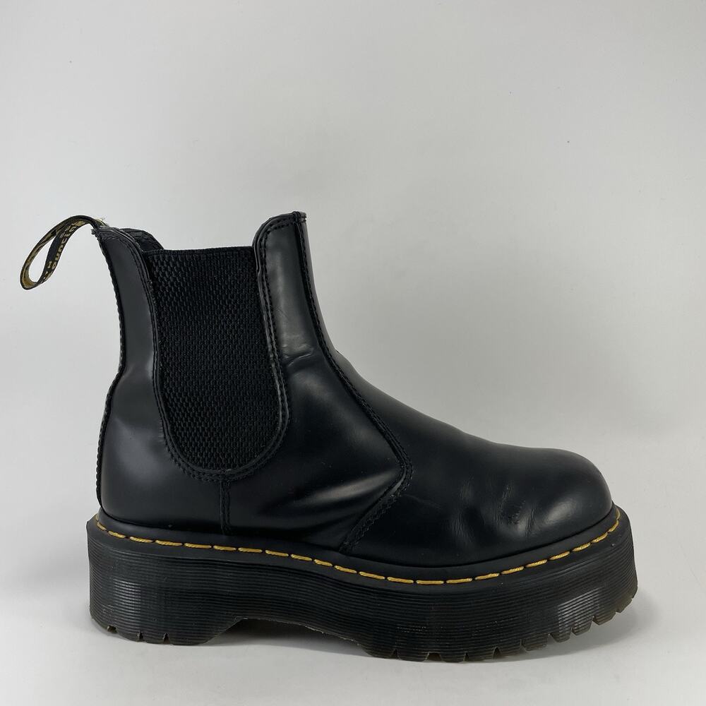 Dr. Martens 2976 Quad Chelsea Boots Womens Size 8 Black Leather Platform Lug